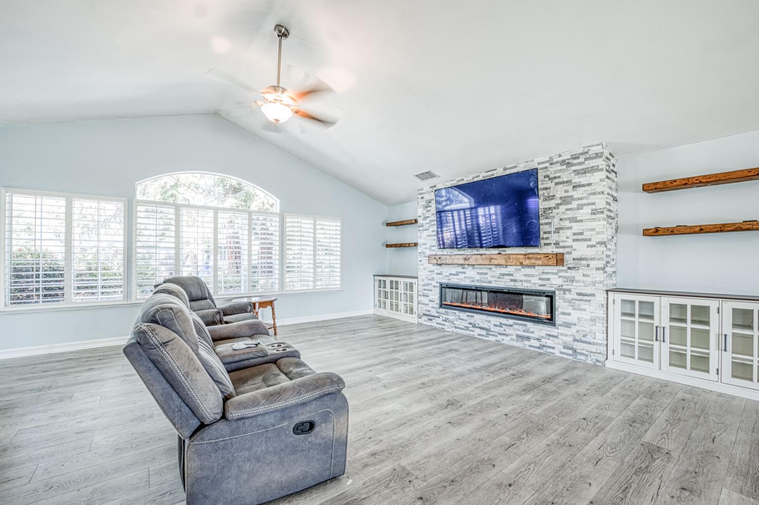 3496 N Academy Ave, Sanger, CA 93657