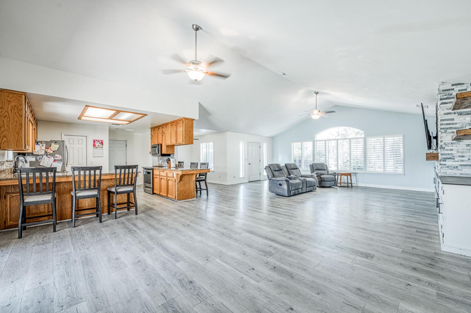 3496 N Academy Ave, Sanger, CA 93657