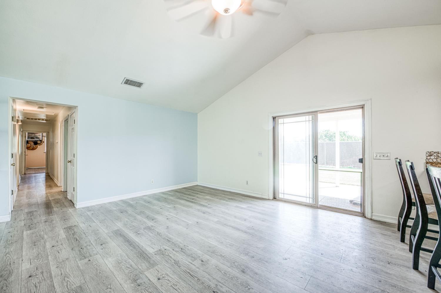 3496 N Academy Ave, Sanger, CA 93657