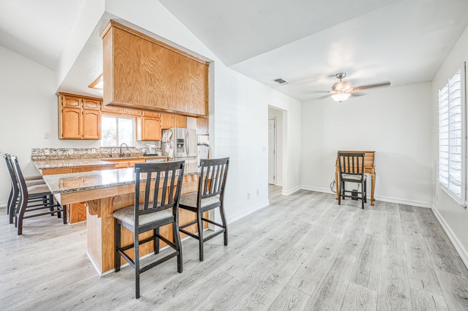 3496 N Academy Ave, Sanger, CA 93657