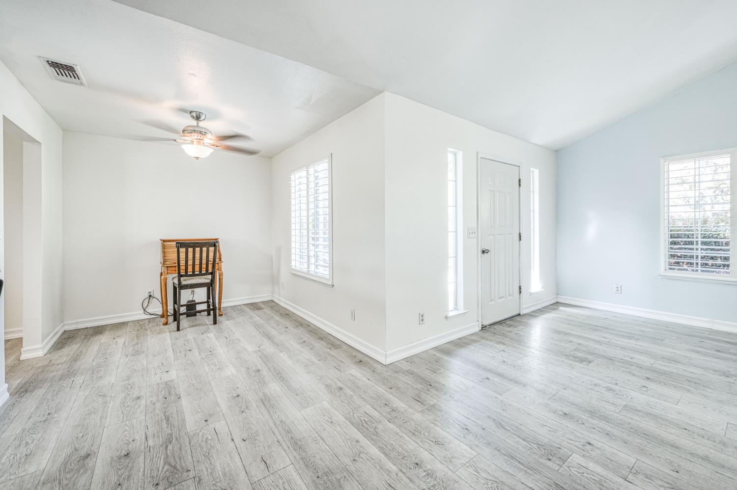 3496 N Academy Ave, Sanger, CA 93657