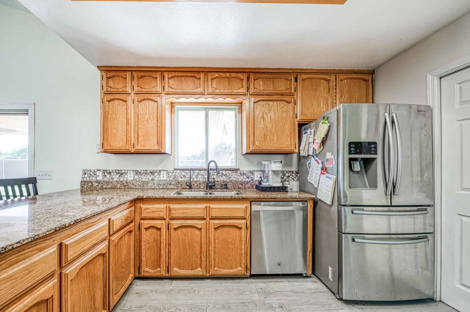 3496 N Academy Ave, Sanger, CA 93657