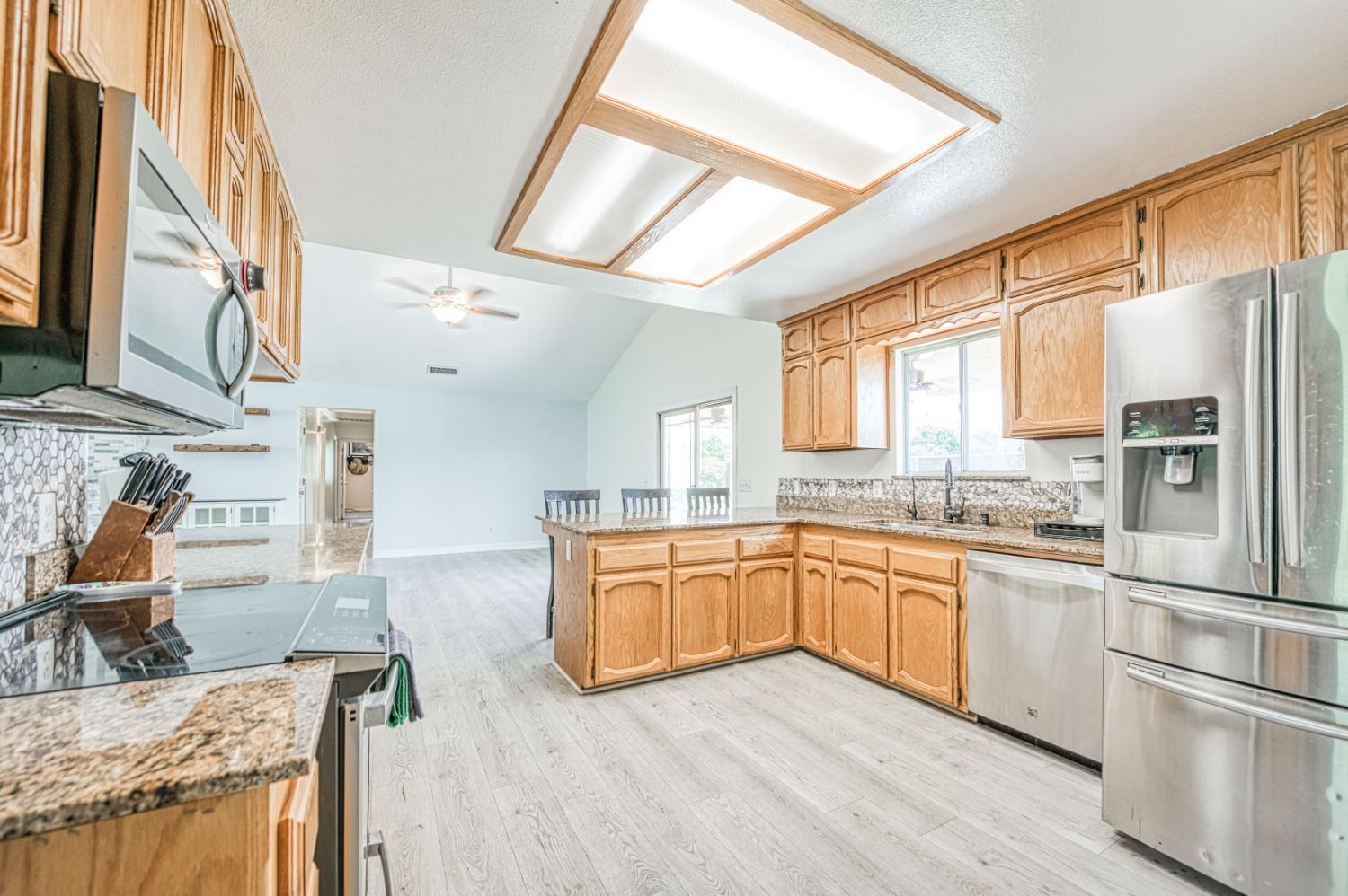 3496 N Academy Ave, Sanger, CA 93657
