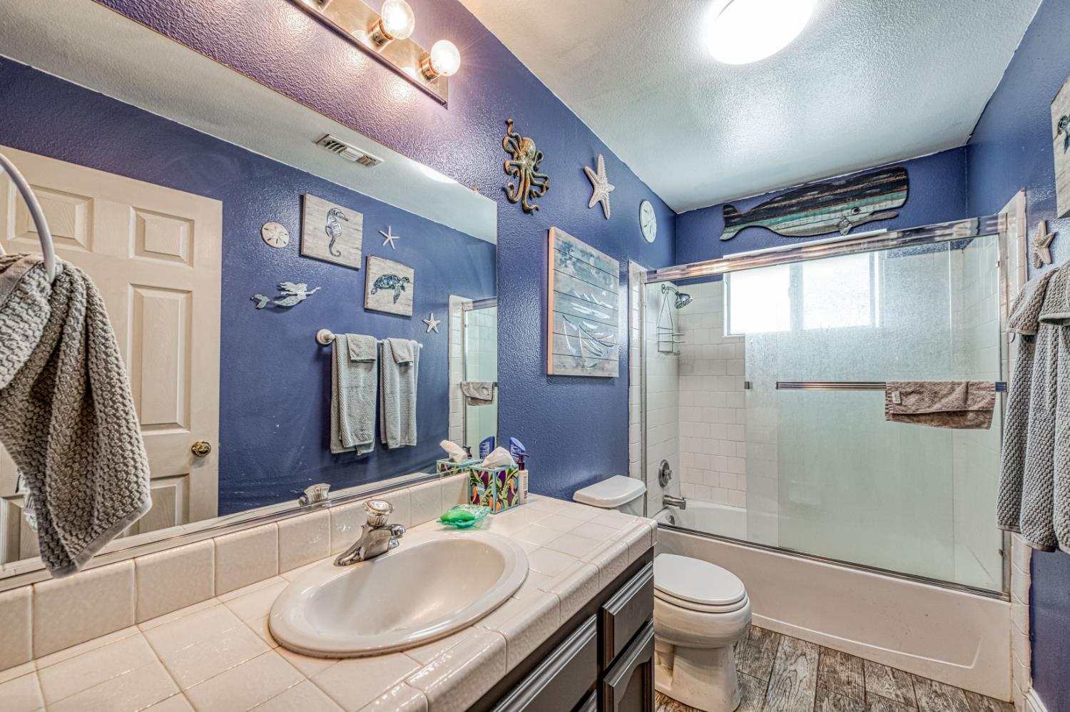 3496 N Academy Ave, Sanger, CA 93657