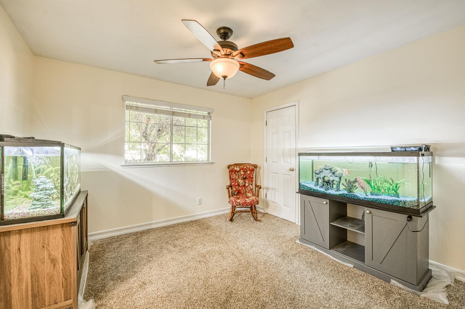 3496 N Academy Ave, Sanger, CA 93657