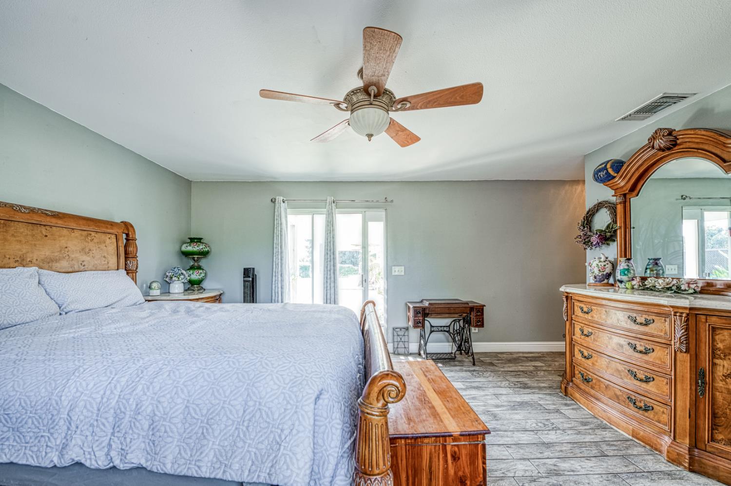 3496 N Academy Ave, Sanger, CA 93657