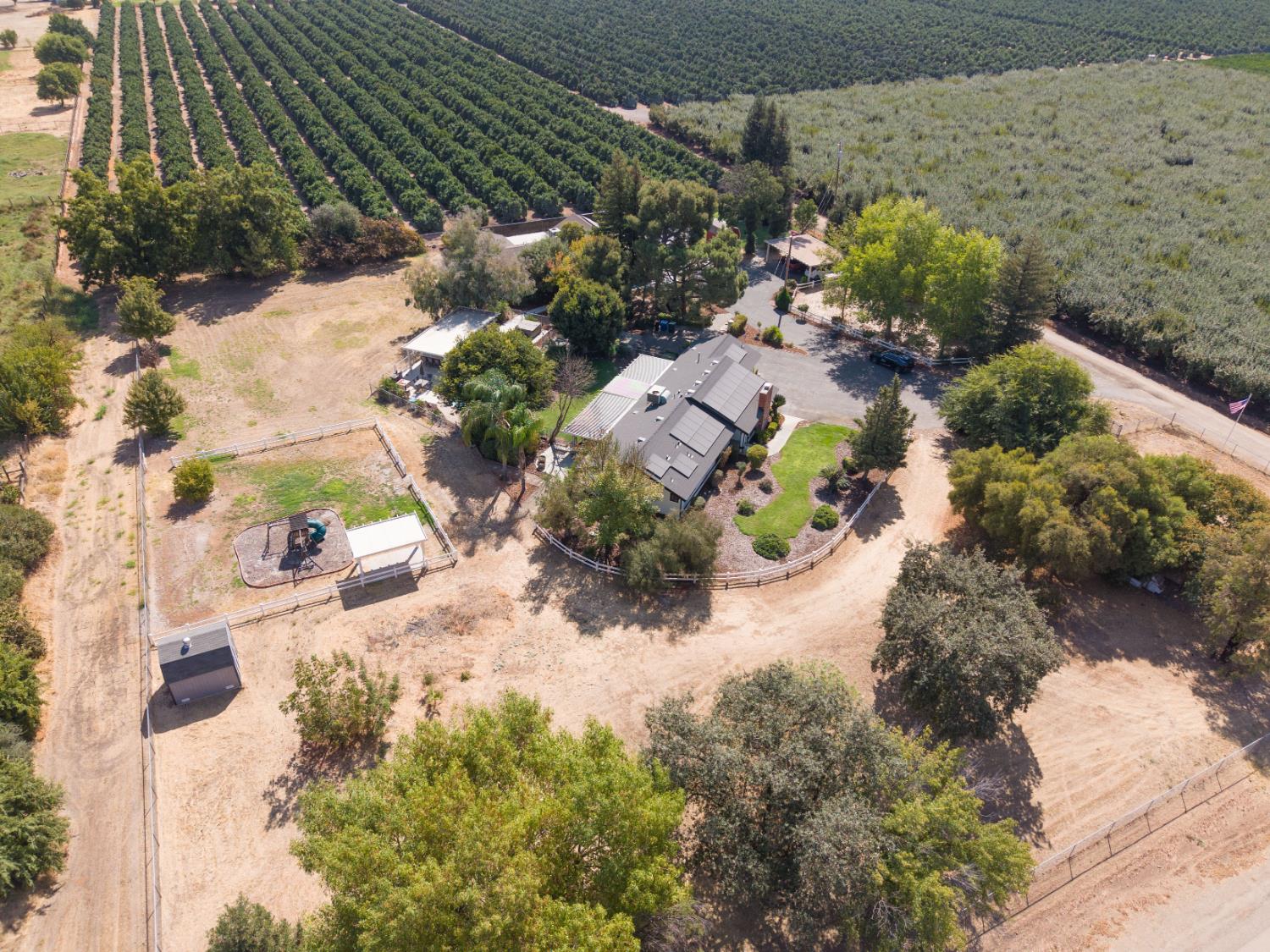3496 N Academy Ave, Sanger, CA 93657