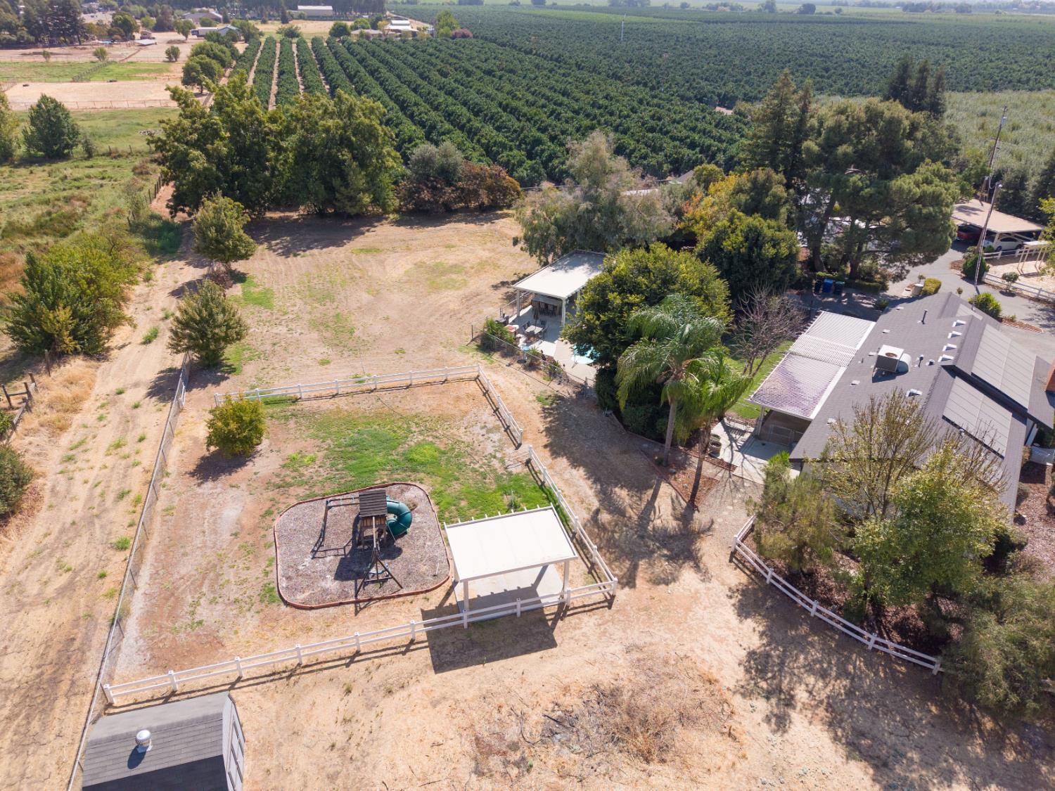 3496 N Academy Ave, Sanger, CA 93657