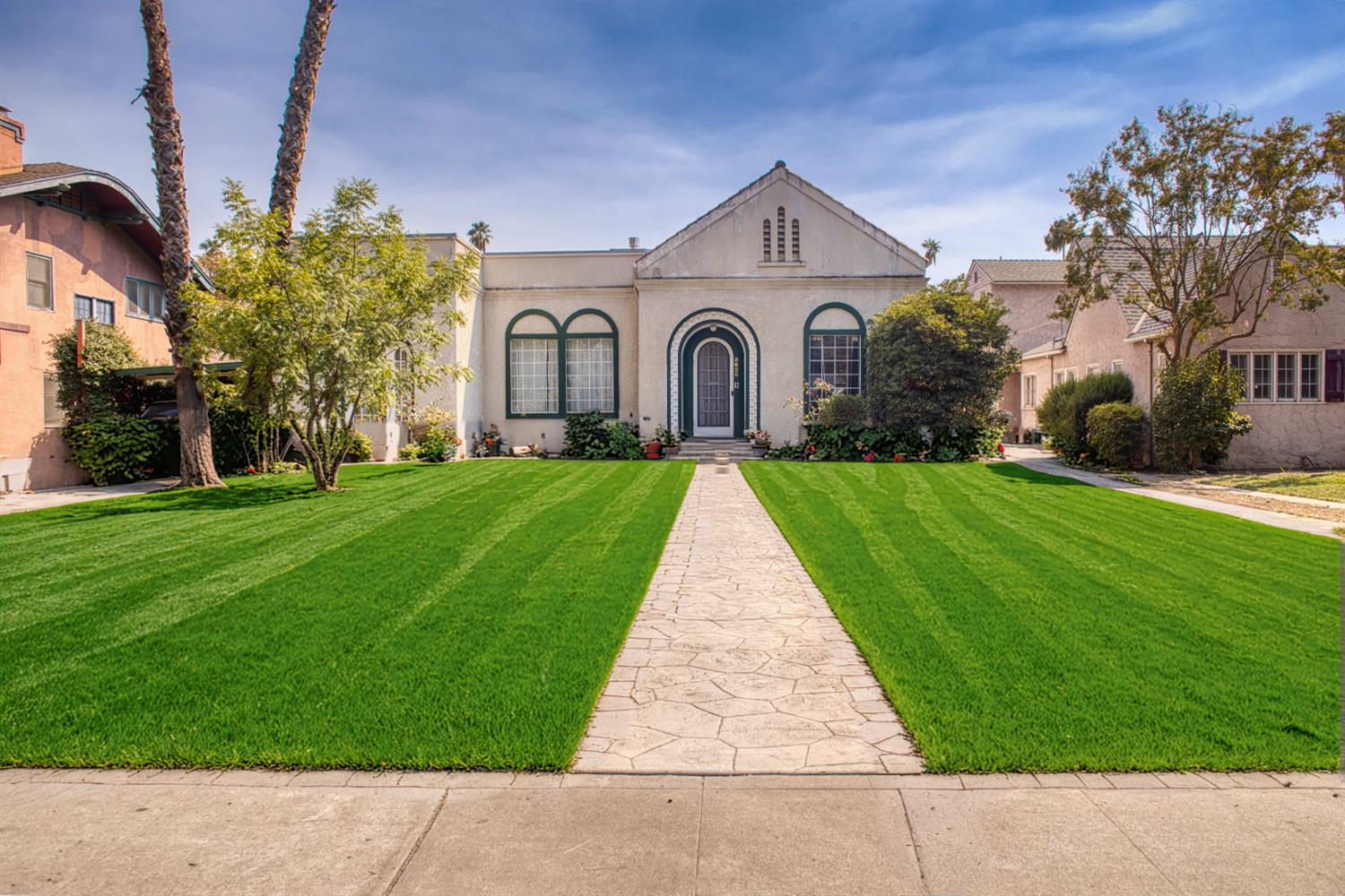 3626 E Huntington Blvd, Fresno, CA 93702