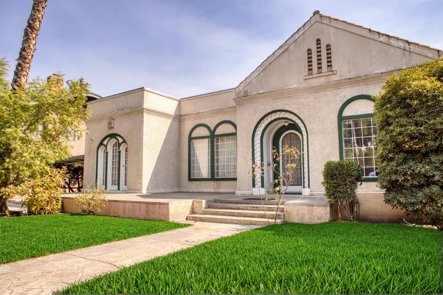 3626 E Huntington Blvd, Fresno, CA 93702