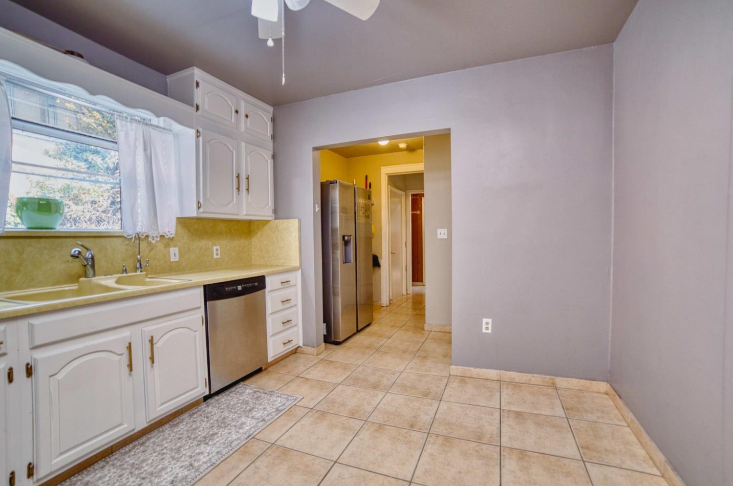 3626 E Huntington Blvd, Fresno, CA 93702