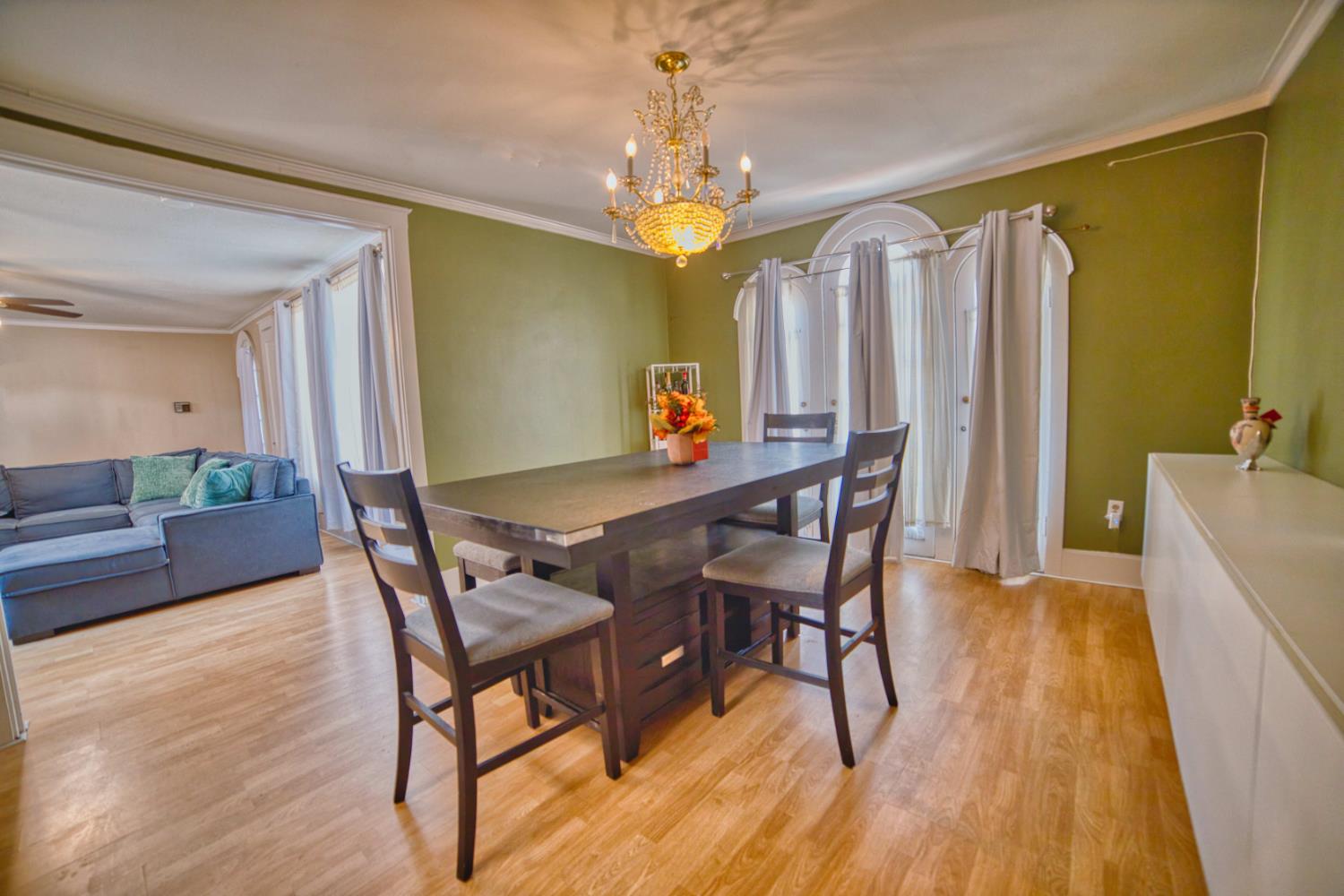 3626 E Huntington Blvd, Fresno, CA 93702