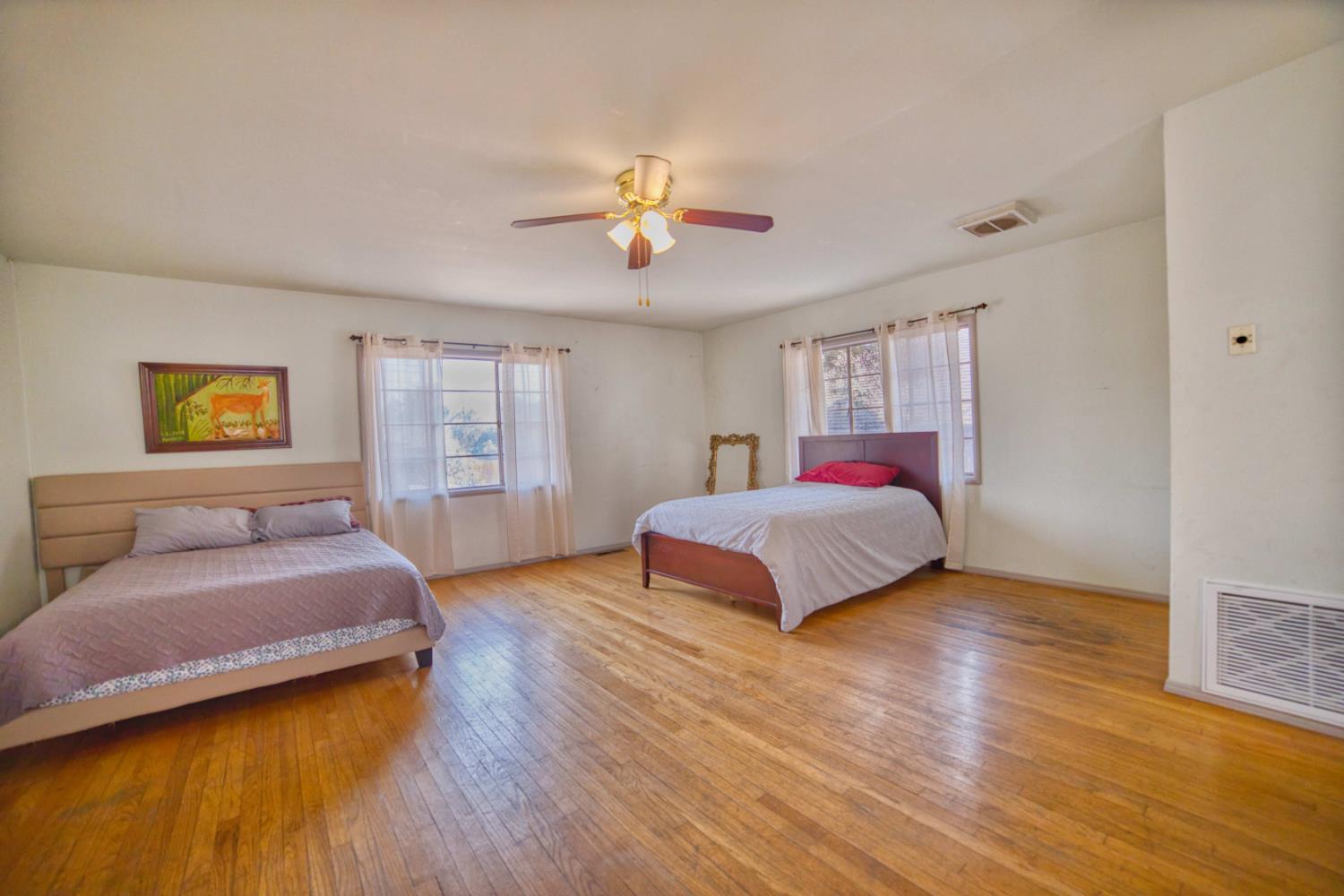 3626 E Huntington Blvd, Fresno, CA 93702