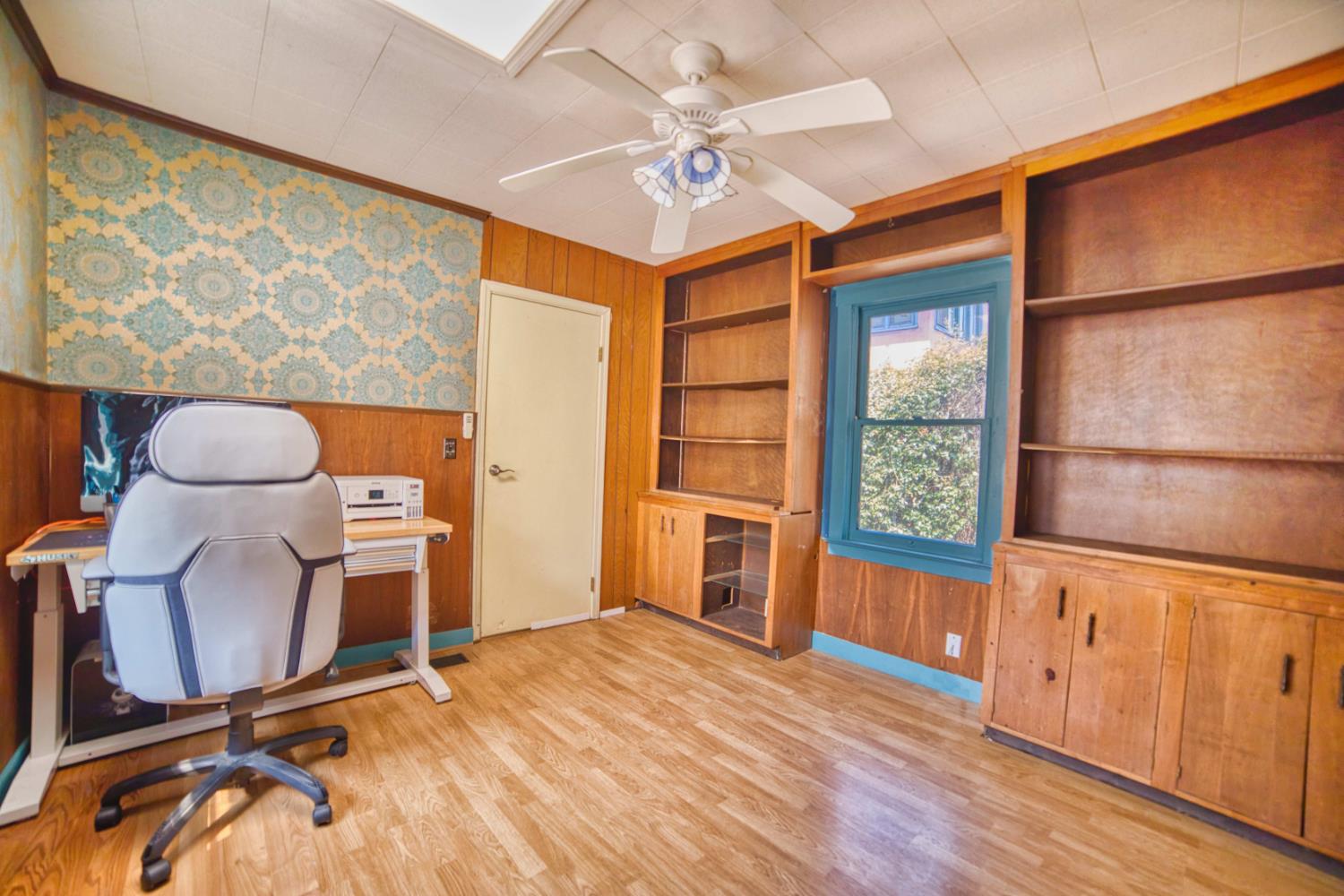 3626 E Huntington Blvd, Fresno, CA 93702