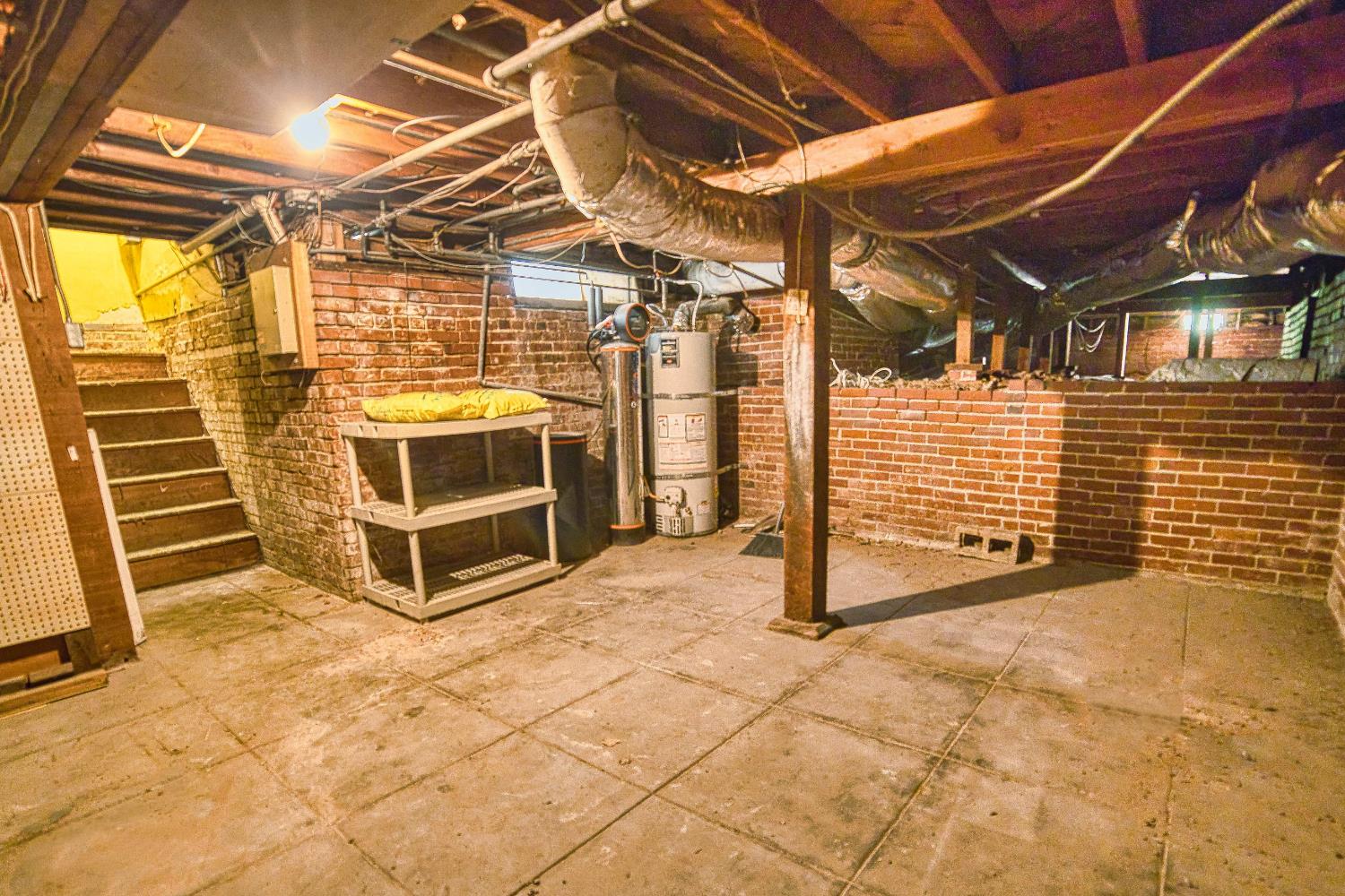 3626 E Huntington Blvd, Fresno, CA 93702