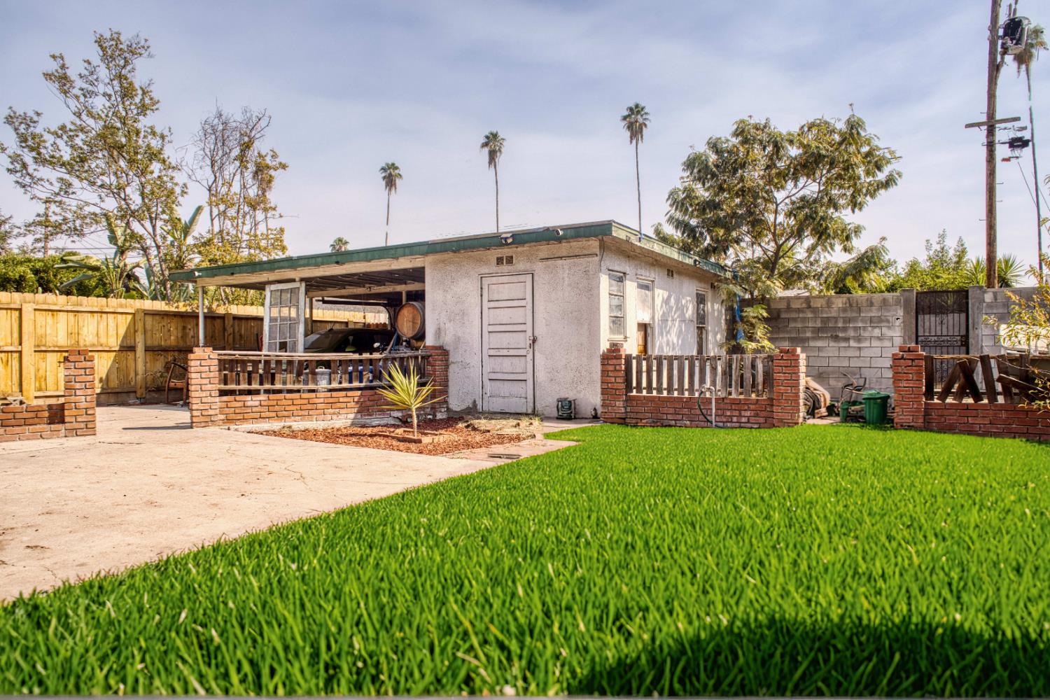 3626 E Huntington Blvd, Fresno, CA 93702