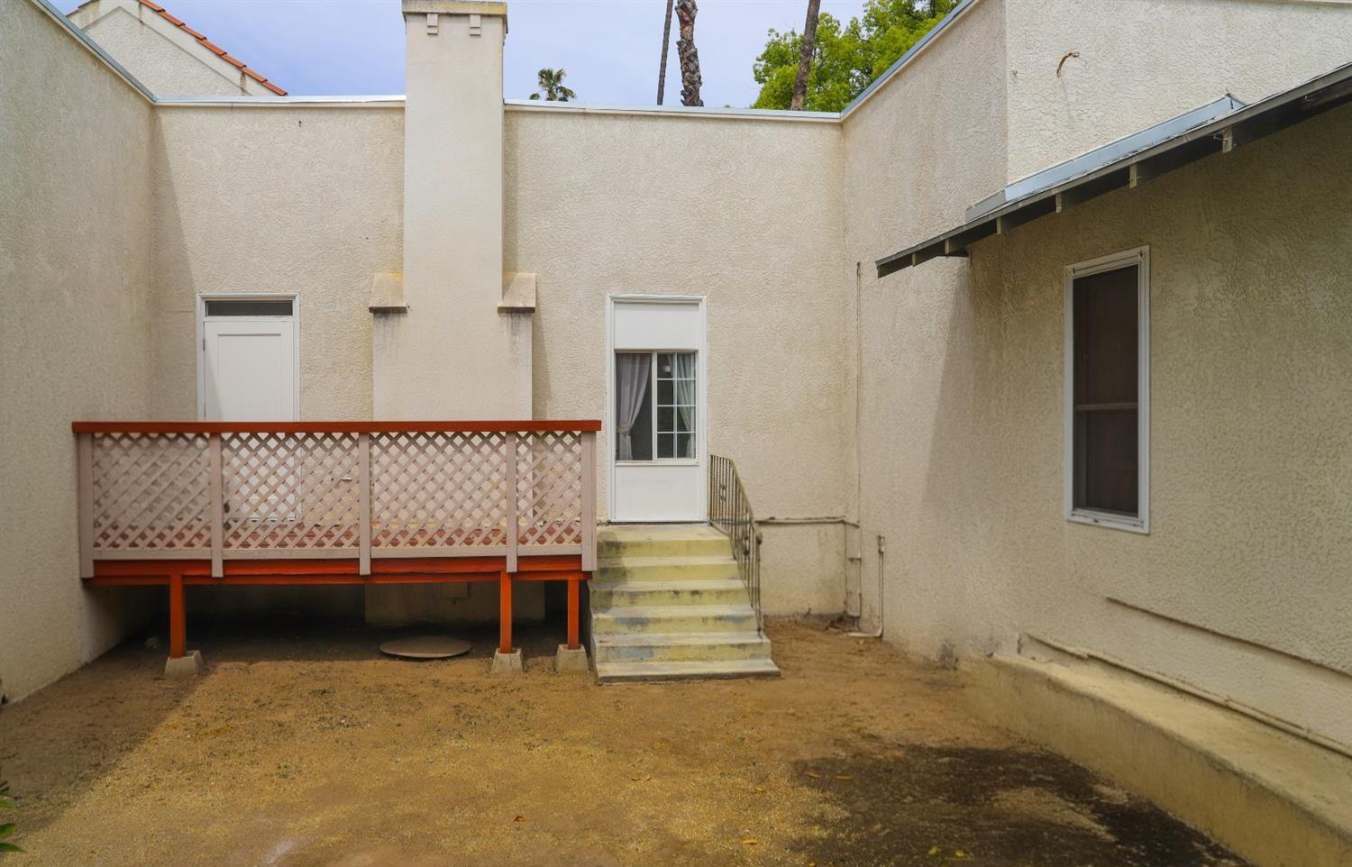 3626 E Huntington Blvd, Fresno, CA 93702