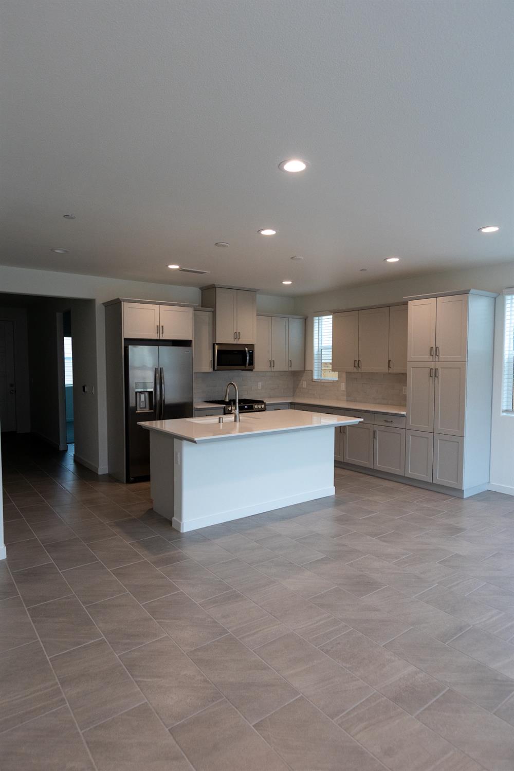 4178 Agnes Ln, Madera, CA 93636