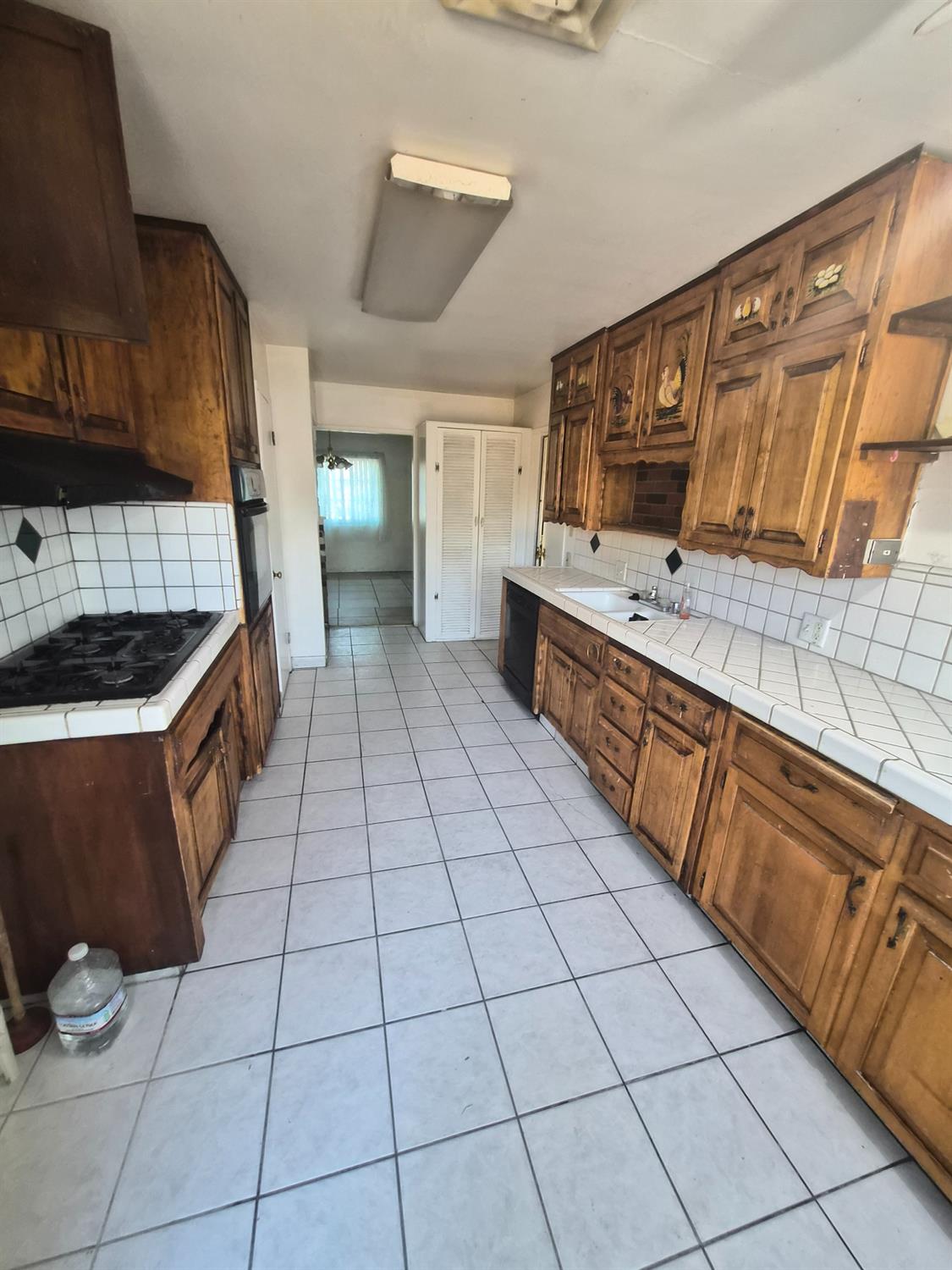 950 E mountian view Ave, Porterville, CA 93257