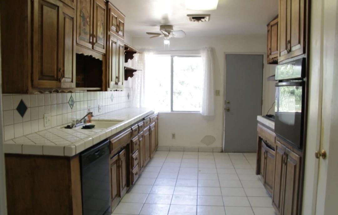 950 E mountian view Ave, Porterville, CA 93257