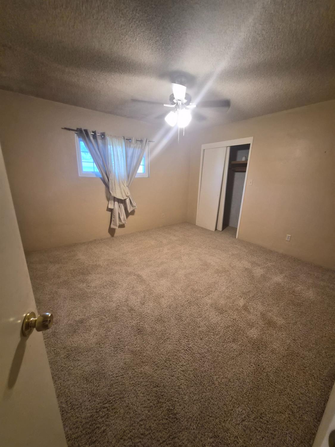 950 E mountian view Ave, Porterville, CA 93257