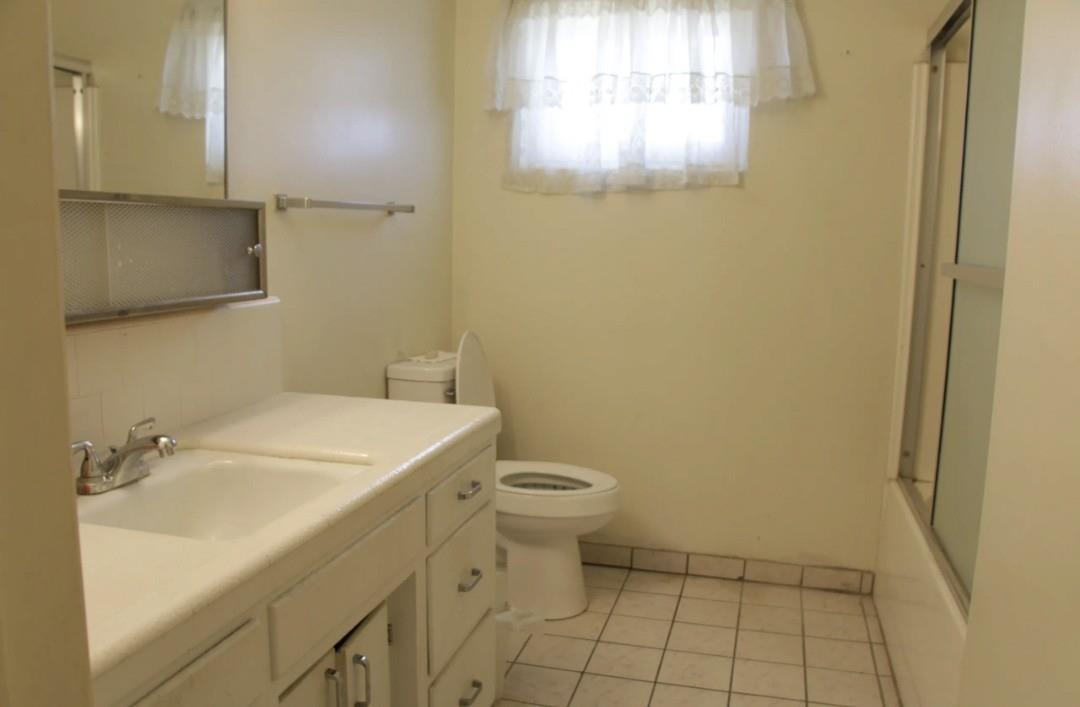 950 E mountian view Ave, Porterville, CA 93257