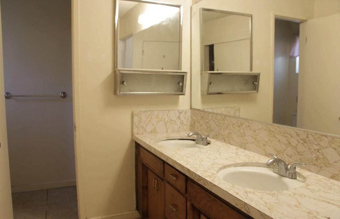 950 E mountian view Ave, Porterville, CA 93257