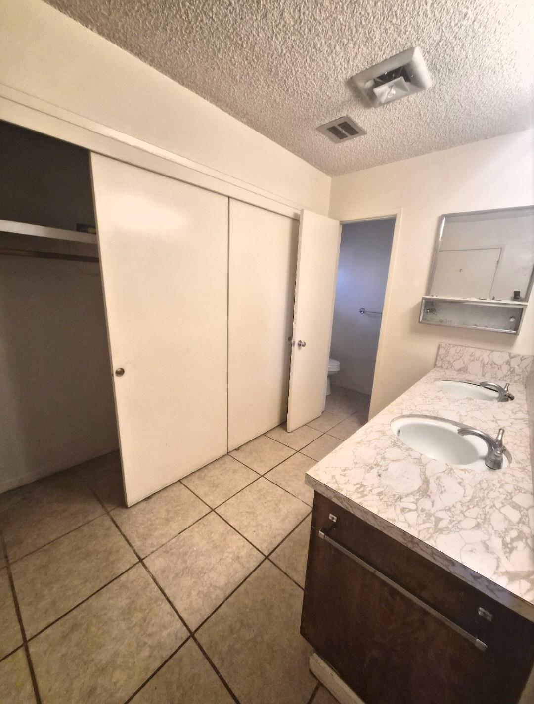 950 E mountian view Ave, Porterville, CA 93257
