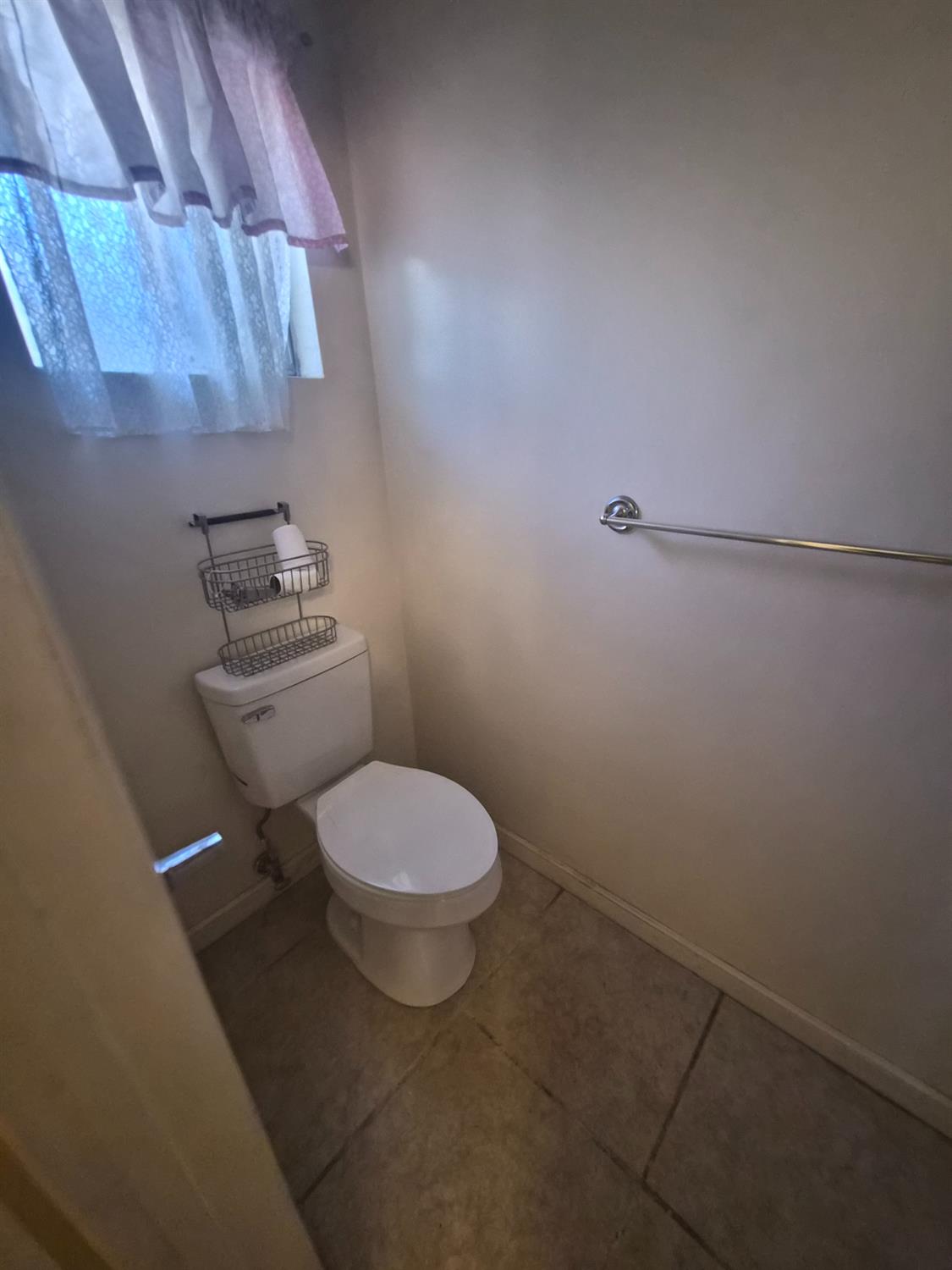 950 E mountian view Ave, Porterville, CA 93257