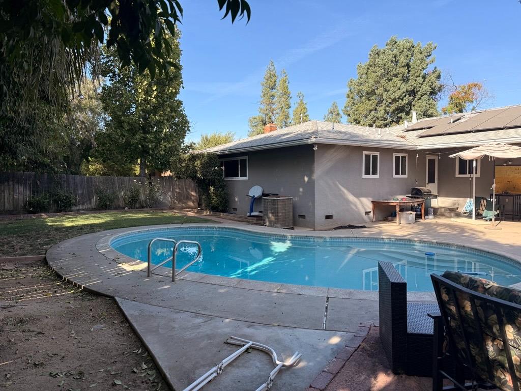 6471 N 1St St, Fresno, CA 93710