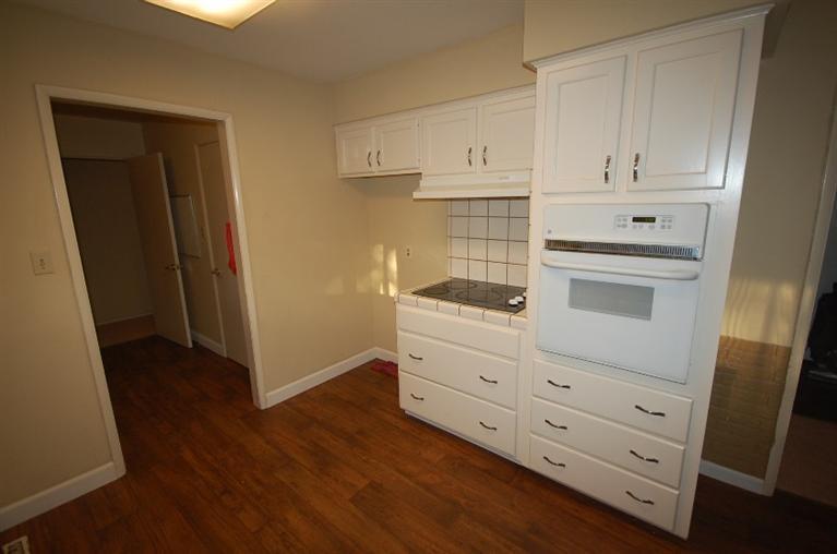 6471 N 1St St, Fresno, CA 93710
