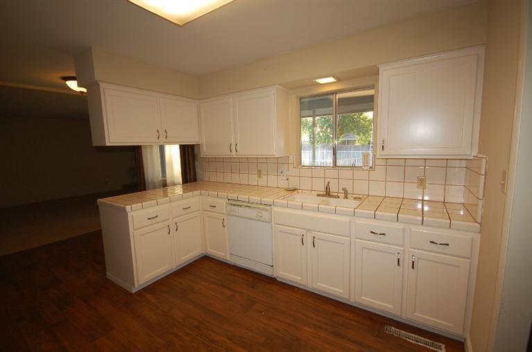 6471 N 1St St, Fresno, CA 93710