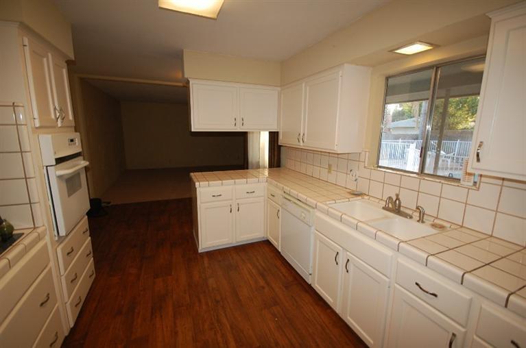 6471 N 1St St, Fresno, CA 93710
