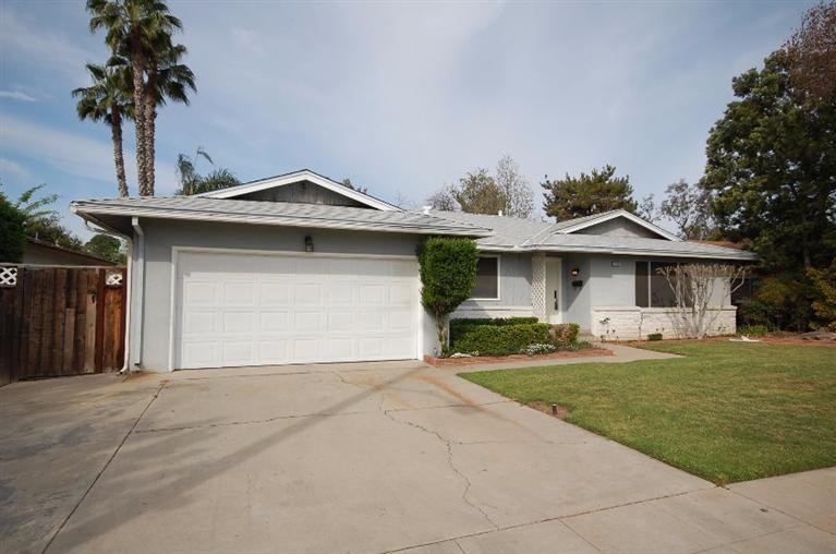 6471 N 1St St, Fresno, CA 93710
