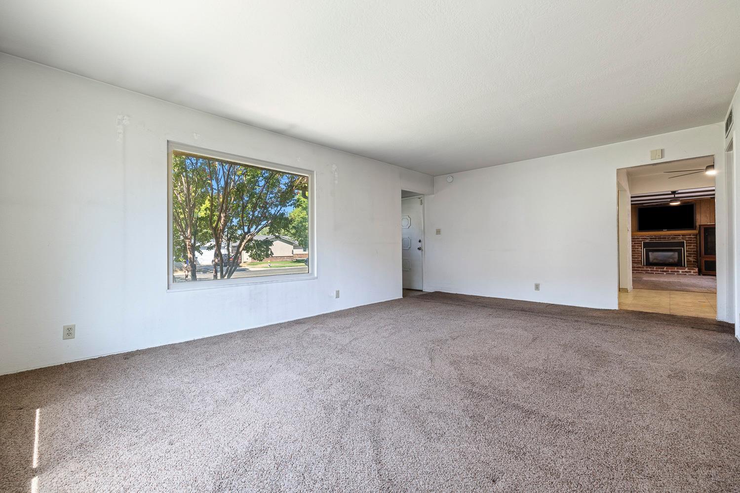 4694 N Mariposa St, Fresno, CA 93726