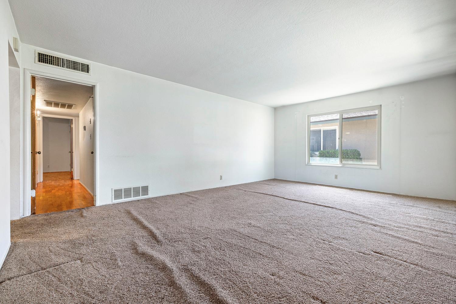 4694 N Mariposa St, Fresno, CA 93726