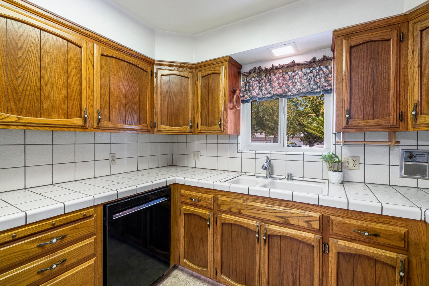4694 N Mariposa St, Fresno, CA 93726