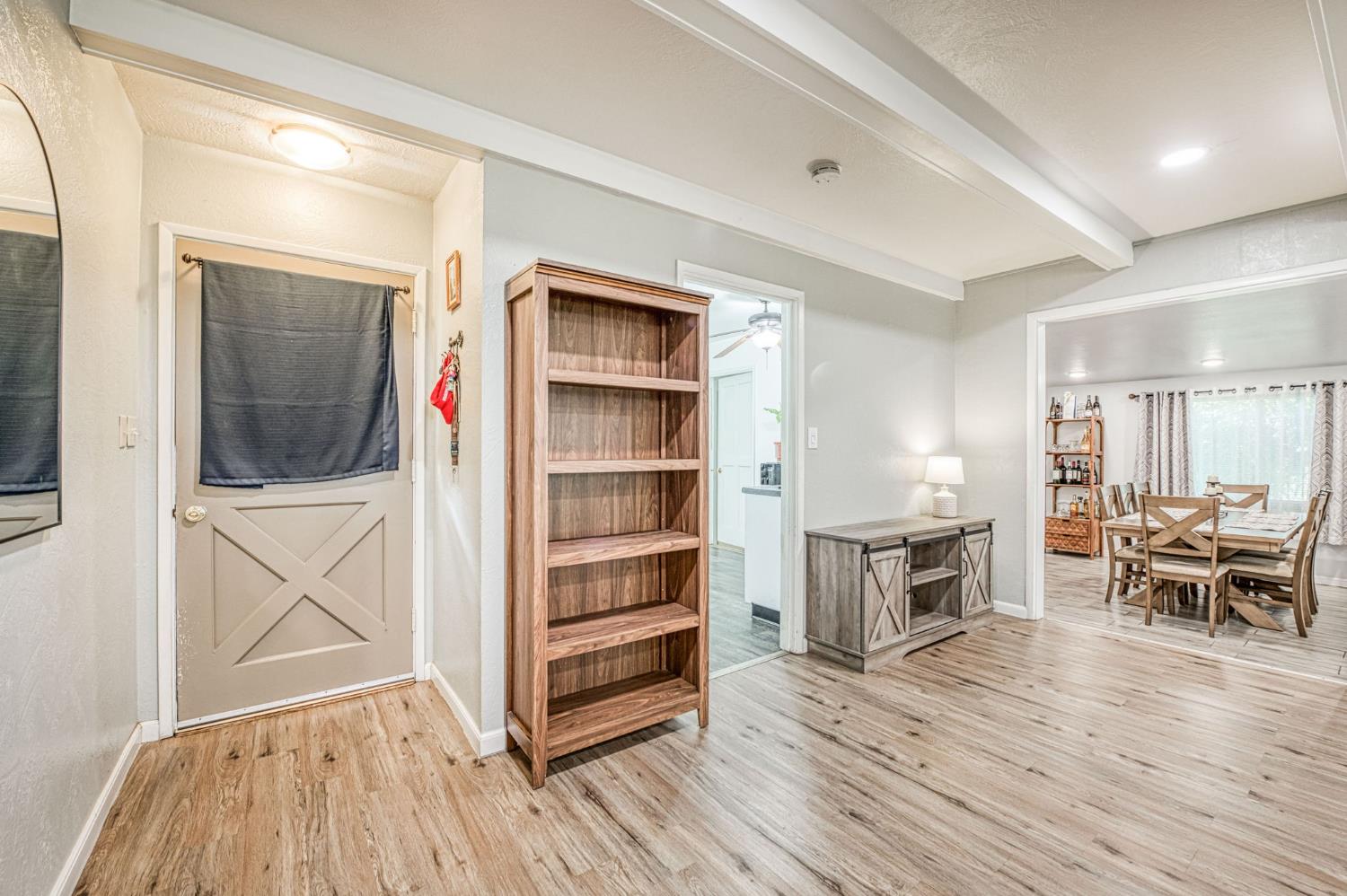 5437 E Buckingham Way, Fresno, CA 93727
