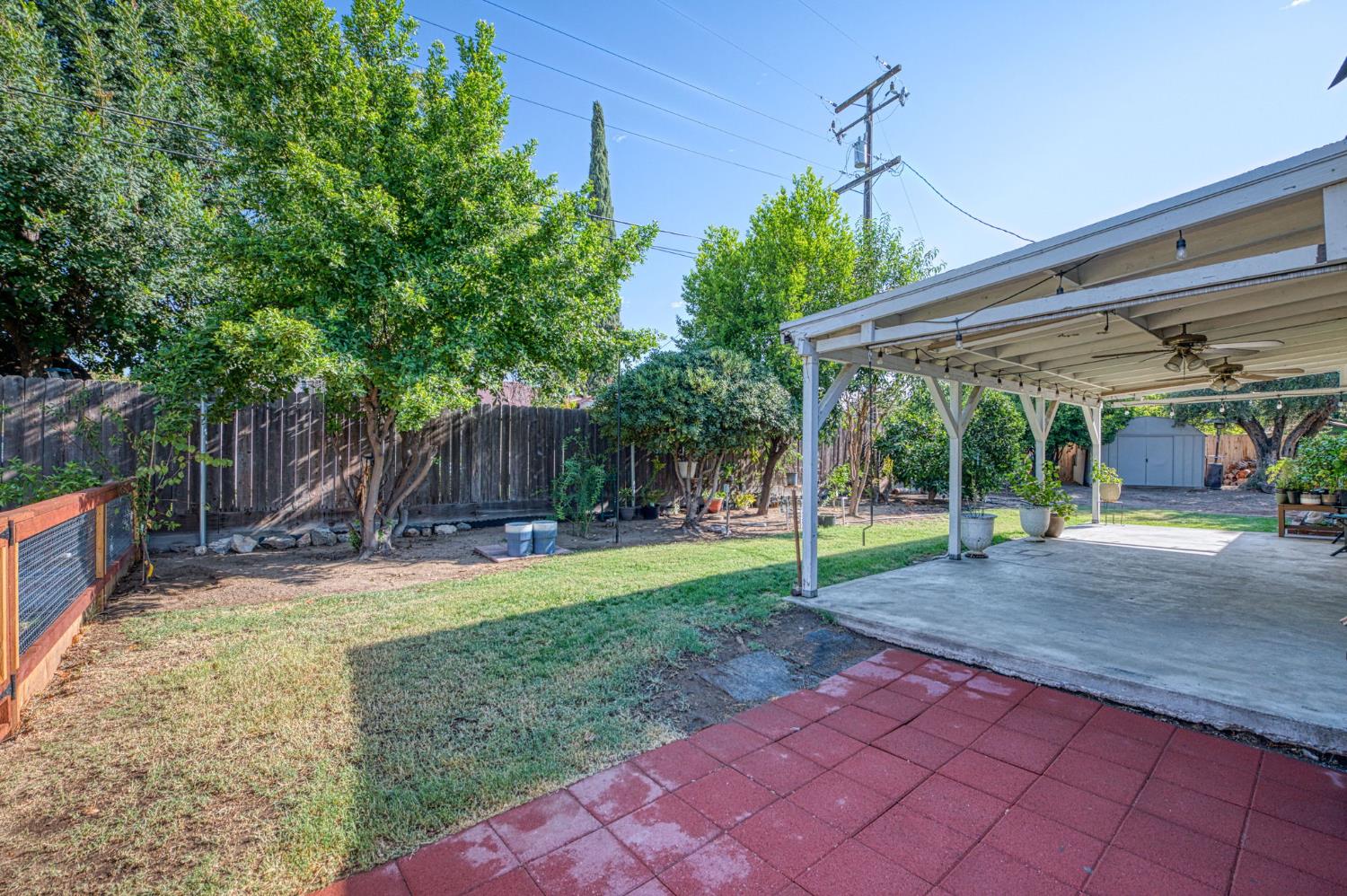 5437 E Buckingham Way, Fresno, CA 93727