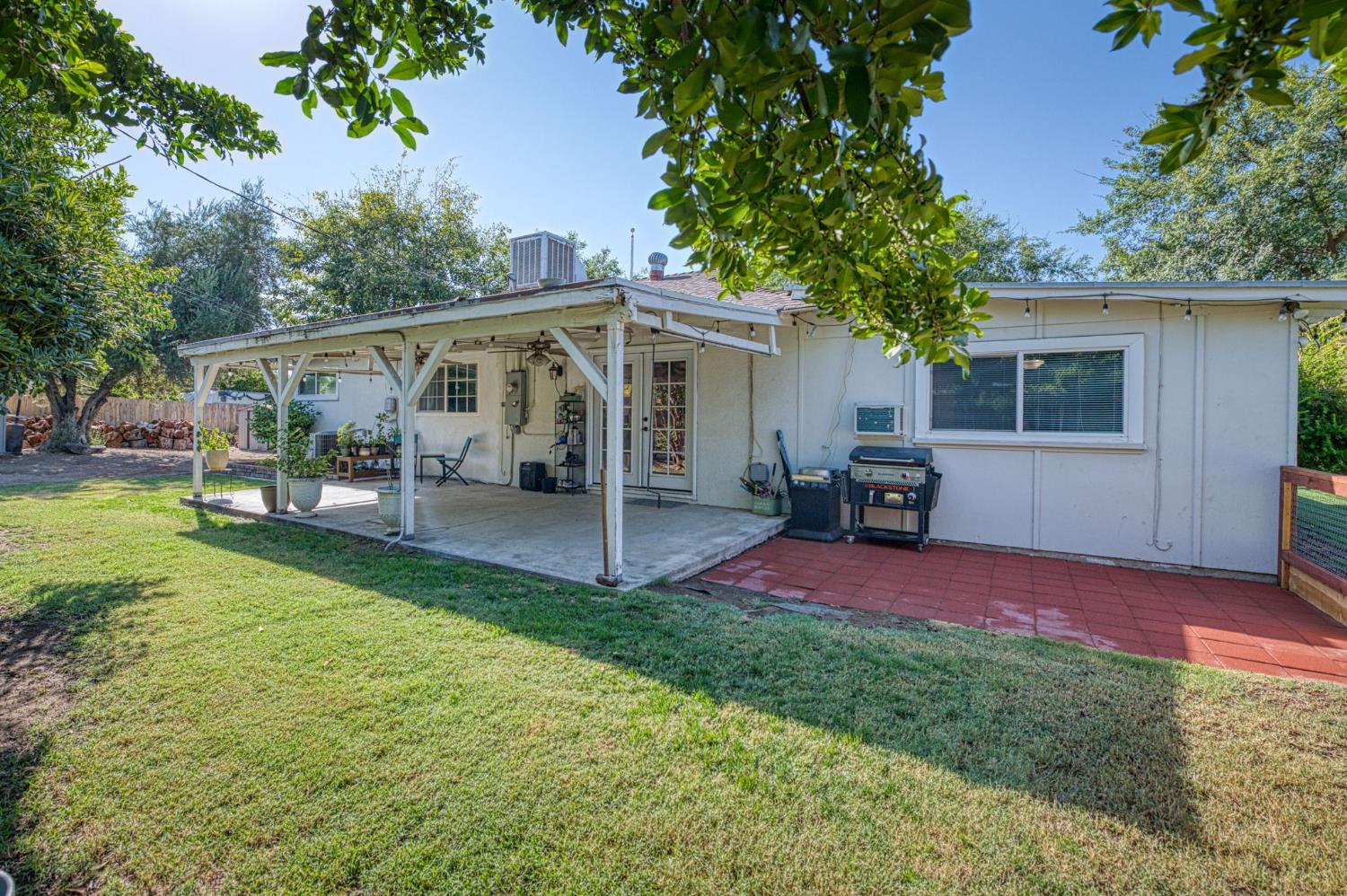 5437 E Buckingham Way, Fresno, CA 93727