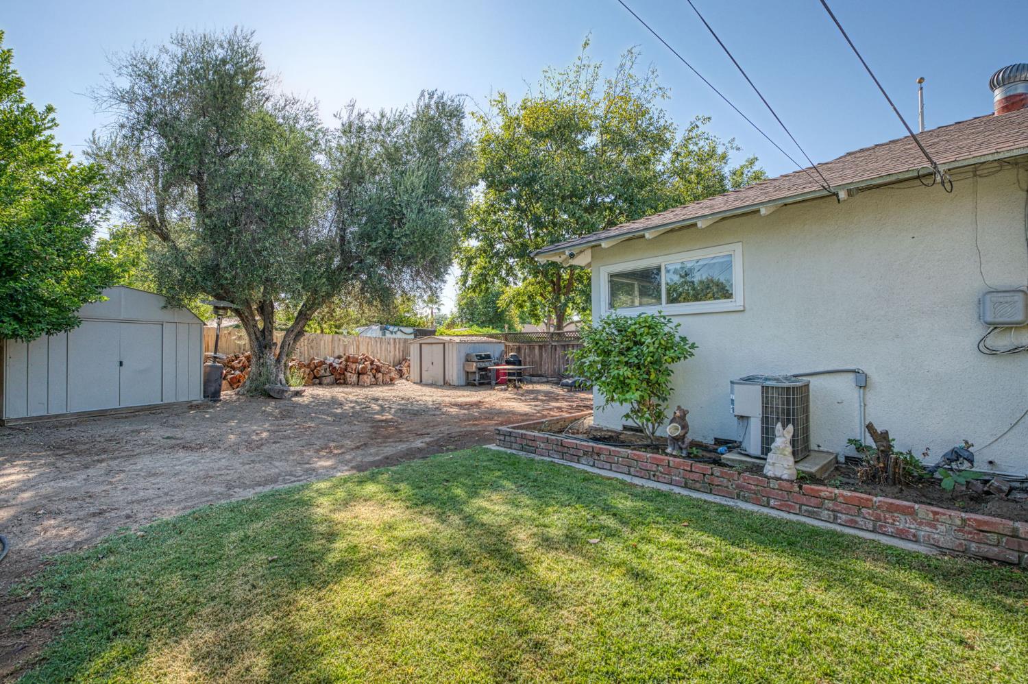 5437 E Buckingham Way, Fresno, CA 93727