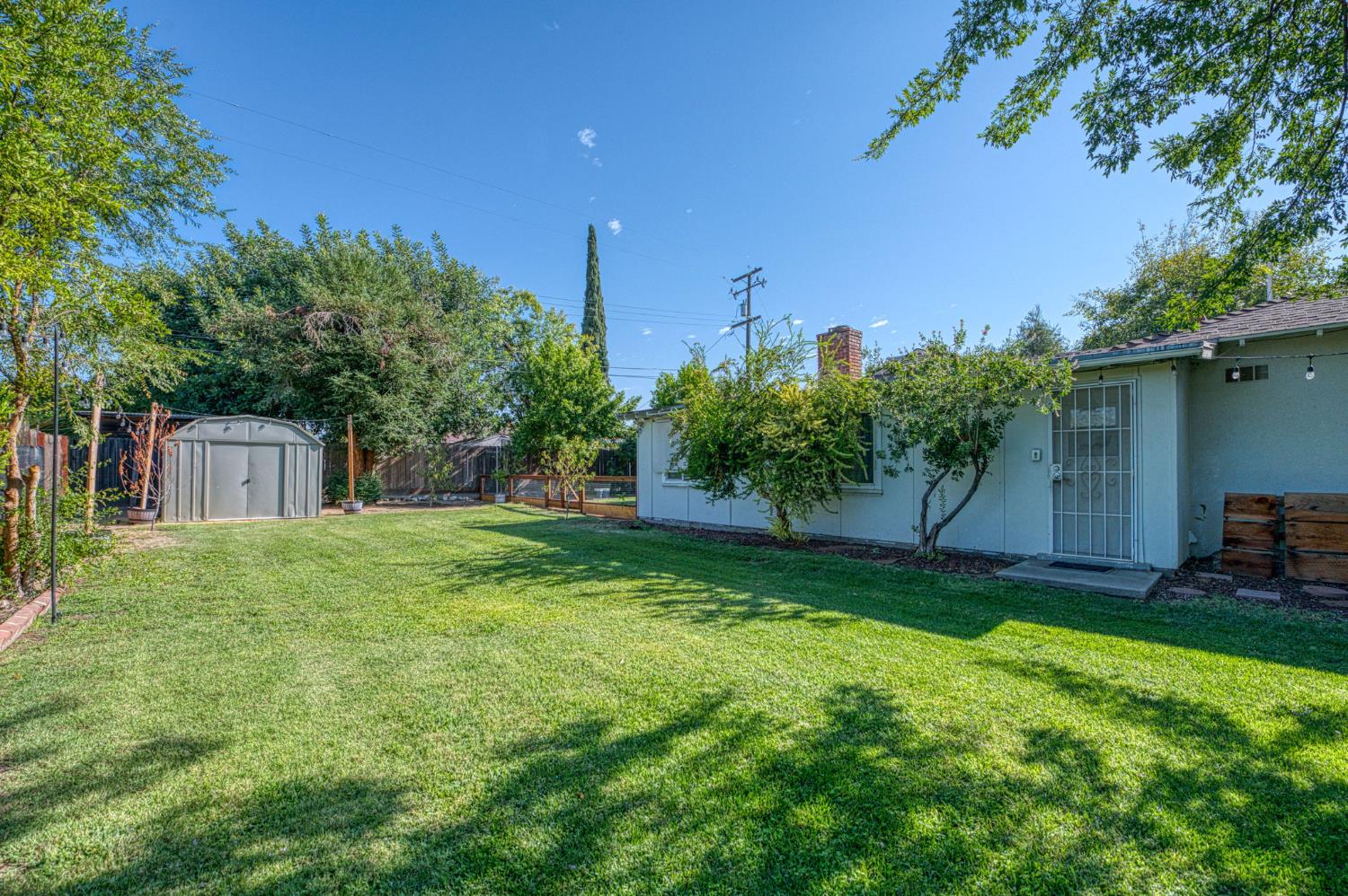 5437 E Buckingham Way, Fresno, CA 93727