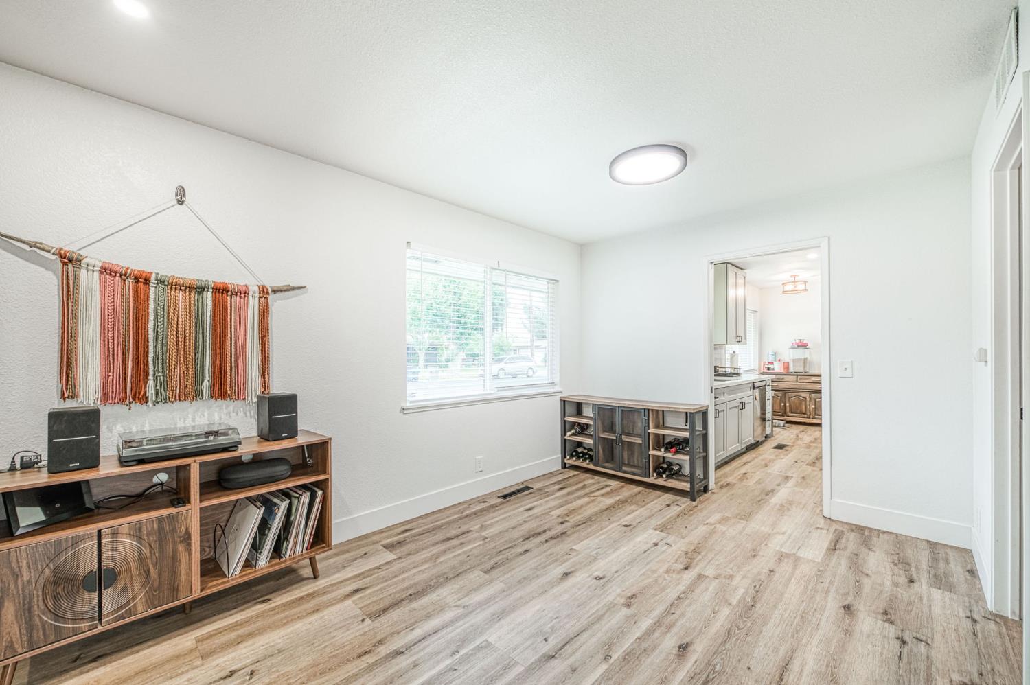2828 E Fedora Ave, Fresno, CA 93726