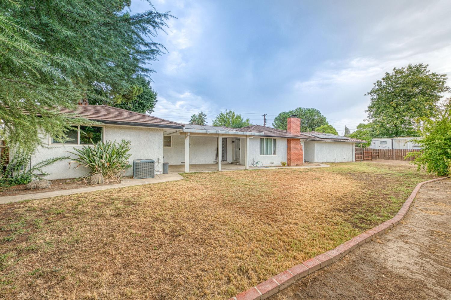 2828 E Fedora Ave, Fresno, CA 93726
