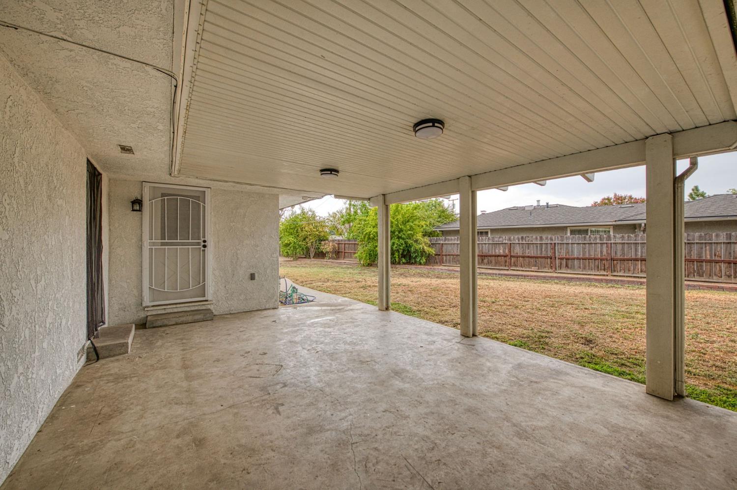 2828 E Fedora Ave, Fresno, CA 93726