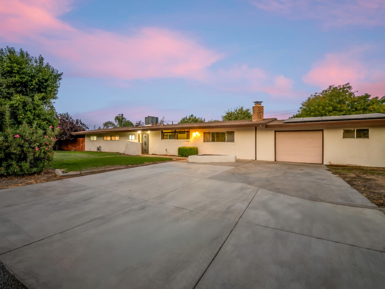 4160 N Dewitt Ave, Fresno, CA 93727