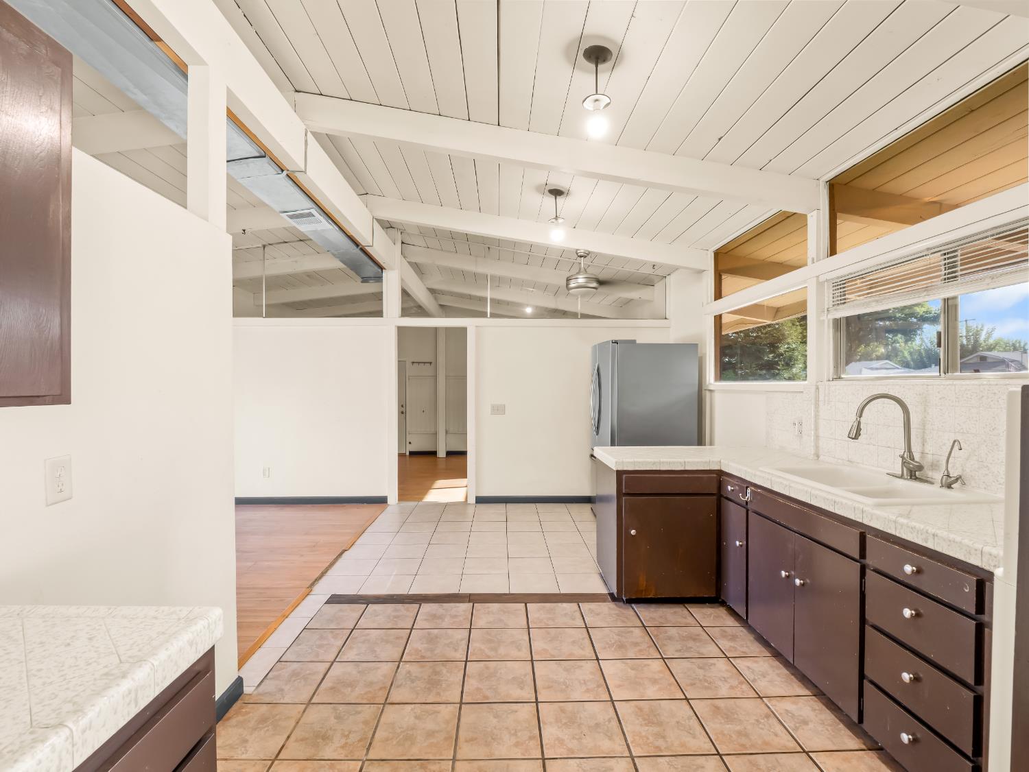 4160 N Dewitt Ave, Fresno, CA 93727