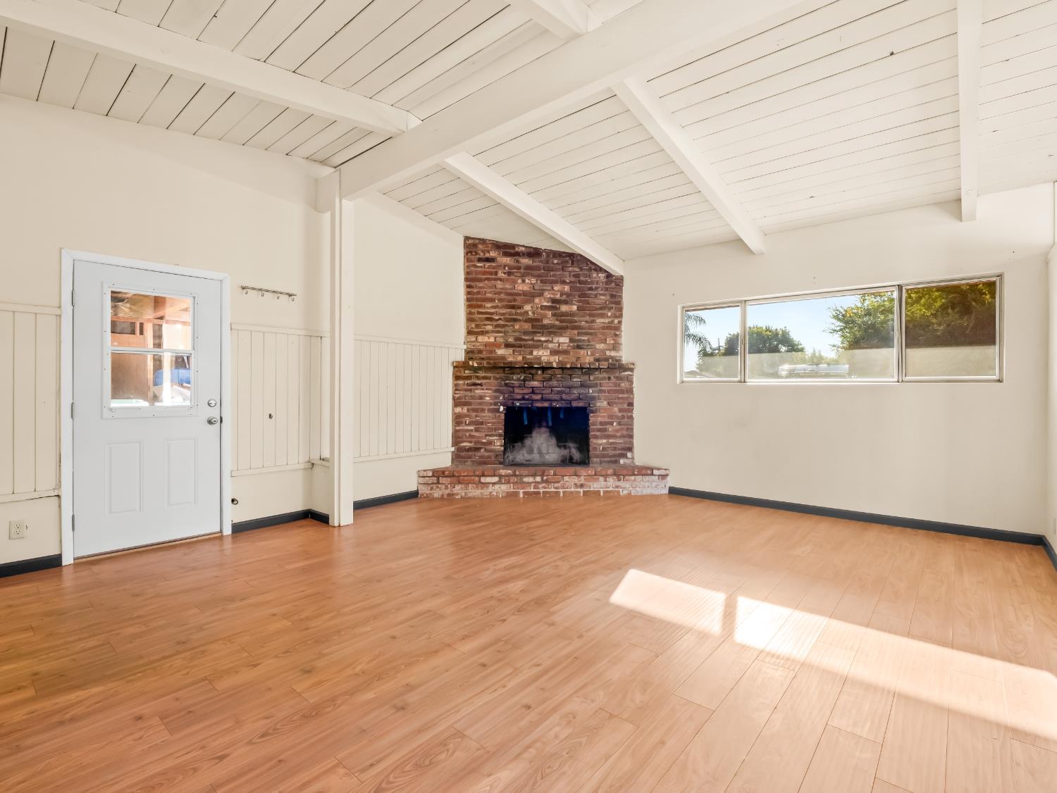 4160 N Dewitt Ave, Fresno, CA 93727