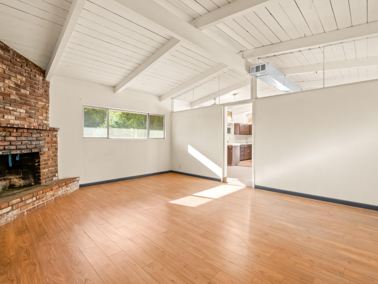 4160 N Dewitt Ave, Fresno, CA 93727