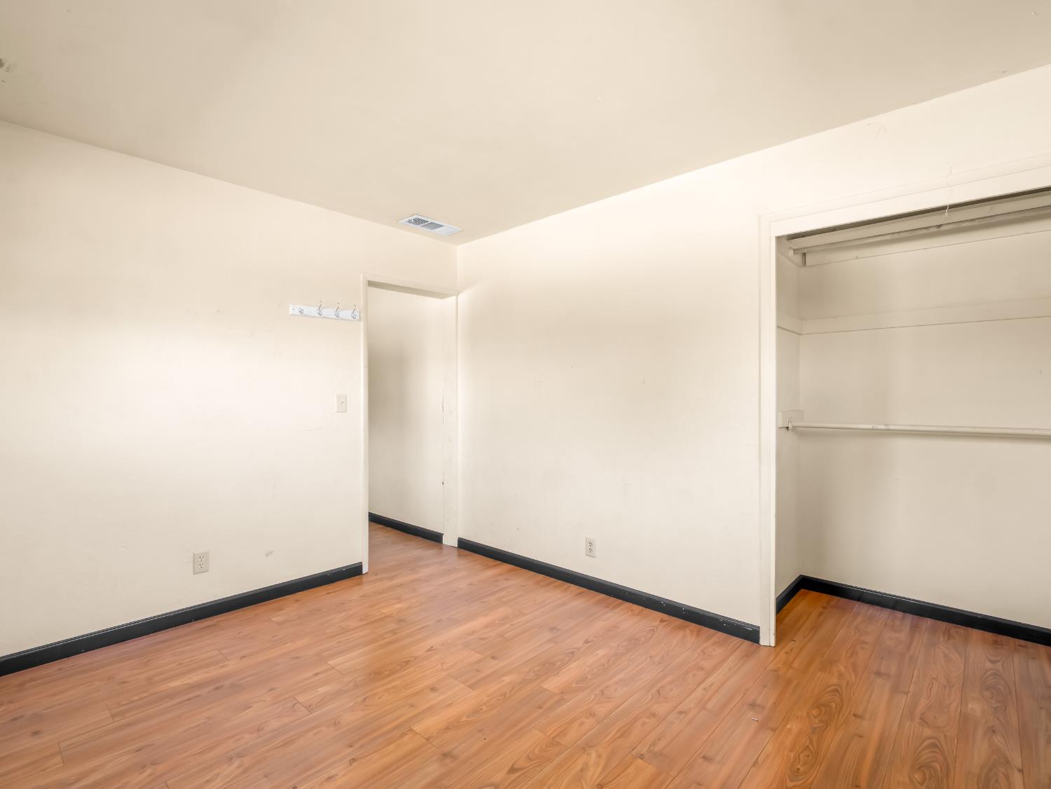 4160 N Dewitt Ave, Fresno, CA 93727